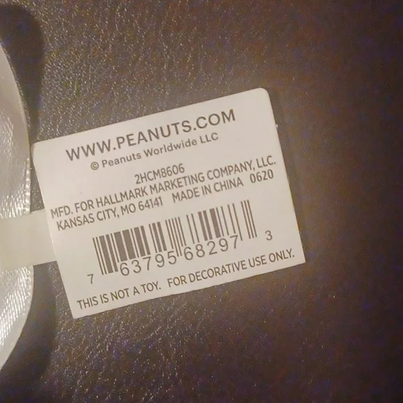 Peanuts Snoopy Ornament NWT - Picture 5 of 5